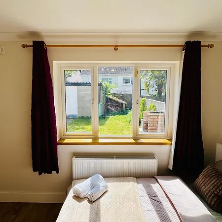 Urban Garden Hideaway * Dublin