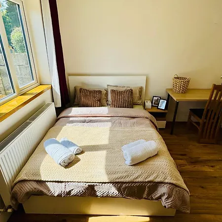 Kwatera prywatna Urban Garden Hideaway *